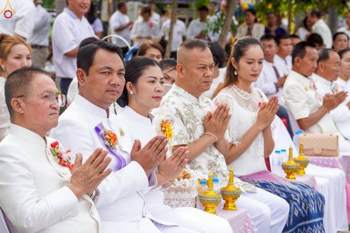 ภาพ No.229858:วันพฤหัสบดีที่ 26 มิถุนายน พ.ศ. 2568 พิธีตักบาตรพระ 1,165 รูป ฉลองก่อตั้งเมืองวานรนิวาส ครบรอบ 164 ปี ณ ถนนวานรนิวาส-อากาศอำนวย อ.วานรนิวาส จ.สกลนคร