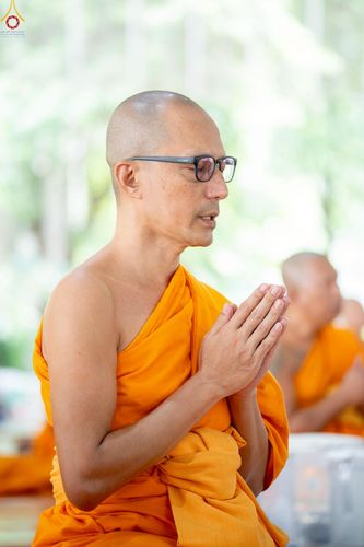 ภาพ No.247390:วันจันทร์ที่ 22 กันยายน พ.ศ. 2568 (วันพระ แรม 15 ค่ำ เดือน 10) พิธีบุพเปตพลี ครั้งที่ 170 ร่วมอุทิศบุญแด่หมู่ญาติที่ล่วงลับไปแล้ว และสืบทอดอายุพระพุทธศาสนา ณ หอฉันคุณยายอาจารย์ฯ วัดพระธรรมกาย