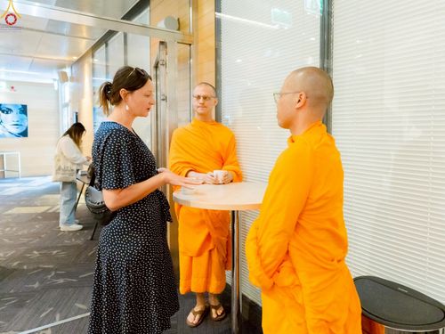 ภาพ No.229362:วันที่ 15 มิถุนายน พ.ศ. 2568 Meditation wisdom talks 2025 โดย พระอาจารย์ไมเคิล วีรธมฺโม และ พระอาจารย์นิค สนฺตจิตฺโต โดยมีผู้เข้าร่วมโครงการ เป็นชาวสวีเดนและชาวยุโรป จำนวน 30 ท่าน  ณ โรงแรม Radissonblu waterfront กรุงสตอกโฮล์ม ประเทศสวีเดน