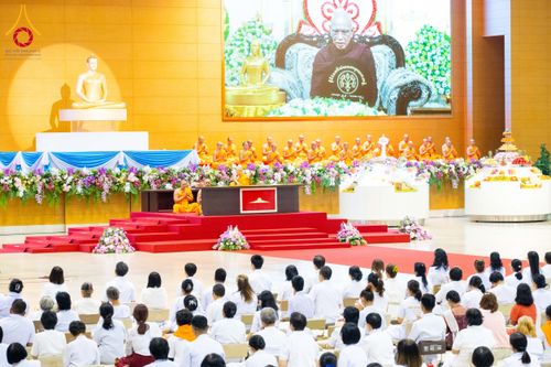 ภาพ No.209647:วันอาทิตย์ที่ 2 มีนาคม พ.ศ. 2568 พิธีภาคบ่าย สัมมนาพิเศษ, ปฏิบัติธรรม พิธีรับมอบพระบรมสารีริกธาตุ ณ สภาธรรมกายสากล วัดพระธรรมกาย