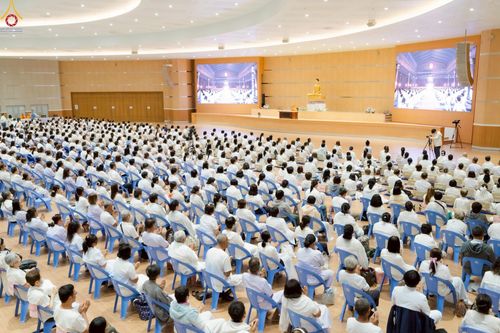 ภาพ No.242247:วันที่ ๒๙ - ๓๑ สิงหาคม พ.ศ. ๒๕๖๘ สัมมนารวมใจผู้นำบุญ บูชาธรรม ๘๑ ปี  หลวงพ่อธัมมชโย รุ่นที่ ๒ กฐินสามัคคีทั่วไทย ๓๐,๐๐๐ วัด โครงการอุปสมบทบูชาธรรมมหาปูชนียาจารย์  ๓,๐๐๐ รูป