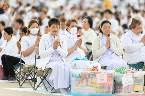 ภาพ No.187958:พิธีตักบาตรฉลองพระใหม่ ต้อนรับพุทธศักราช 2568 ณ ลานธรรมพระมหาธรรมกายเจดีย์ วัดพระธรรมกาย จ.ปทุมธานี วันที่ 1 มกราคม พ.ศ. 2568