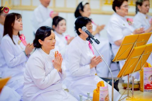 ภาพ No.221296:วันศุกร์ที่ 25 เมษายน พ.ศ. 2568 พิธีอัญเชิญรูปเหมือนพระมงคลเทพมุนี (สด จนฺทสโร) พระผู้ปราบมาร พิธีทอดผ้าป่าสามัคคี 25 ปี พิธีถวายสังฆทาน 15 วัด แด่เจ้าอาวาสภาคพื้นเอเชีย และแอฟริกา ในวาระครบ 25 ปี วัดพระธรรมกายโอซาก้า ประเทศญี่ปุ่น