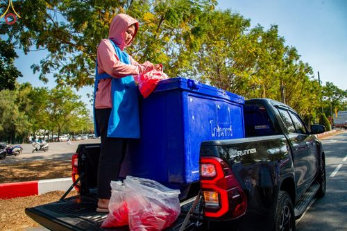 ภาพ No.191411:V.49 สารพัดV สารพัดดี ที่ธรรมยาตรา ในโครงการธรรมยาตรา กตัญญูบูชา มหาปูชนียาจารย์ พระมงคลเทพมุนี(สด จนฺทสโร) พระผู้ปราบมาร อนุสรณ์สถาน 7 แห่ง ปีที่ 13 ระหว่างวันที่ 2-31 มกราคม พ.ศ. 2568