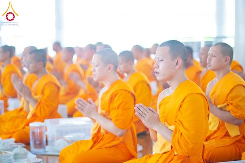 ภาพ No.262688:วันที่ 18,25 ตุลาคม พ.ศ. 2568 พิธีถวายภัตตาหารเมนูสวรรค์ เพื่อการบรรลุธรรม ณ หอฉันคุณยายอาจารย์ฯ วัดพระธรรมกาย