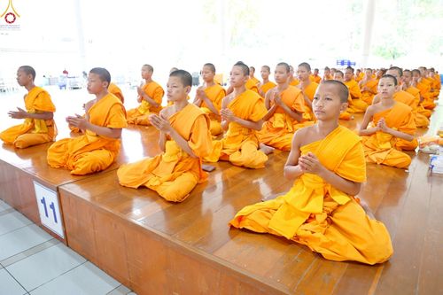 ภาพ No.247005:วันที่ 20 กันยายน พ.ศ. 2568 พิธีถวายเมนูสวรรค์เพื่อการบรรลุธรรม ณ หอฉันคุณยายอาจารย์ฯ วัดพระธรรมกาย