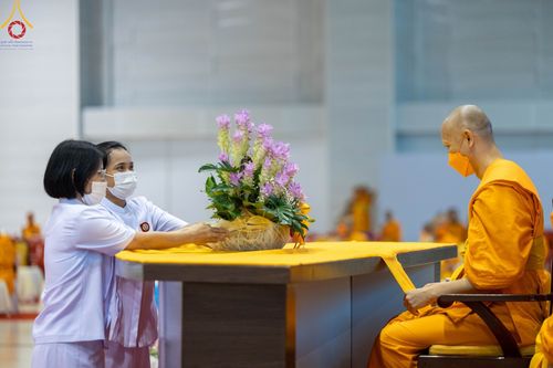 ภาพ No.88274:พิธีทอดผ้าป่าถวายทุนการศึกษาพระภิกษุสามเณรทั่วโลก, มอบโล่ผู้อุปถัมภ์มหาวิทยาลัยฯ ในวันครบรอบสถาปนา 20 ปี มหาวิทยาลัยธรรมกายแคลิฟอร์เนีย (DOU), พิธีถวายมหาสังฆทาน 108 รูป บูชาธรรมมหาปูชนียาจารย์ วันเสาร์ที่ 16 กันยายน พ.ศ. 2566 ณ ห้องแก้วสารพัดนึก1 วัดพระ