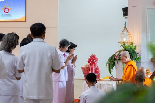 ภาพ No.174290:พิธีทอดกฐินกตัญญูบูชาธรรม ณ พระมหาเจดียทัตตชีโว ศูนย์อบรมเยาวชนกาญจนบุรี ในโครงการกฐินสามัคคีทั่วไทย 30,000 วัด บูชาธรรม 80 ปี หลวงพ่อธัมมชโย โดยคณะศิษยานุศิษย์วัดพระธรรมกาย วันที่ 9 พฤศจิกายน พ.ศ. 2567