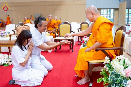 ภาพ No.267225:วันที่ 7 พฤศจิกายน พ.ศ. 2568 พิธีสอบธรรมสนามหลวง นักธรรมชั้นโท - เอก ณ สนามสอบวัดพระธรรมกาย