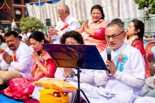 ภาพ No.313400:วันพฤหัสบดีที่ 12 มีนาคม พ.ศ. 2569 พิธีมอบบาตรและผ้าไตรในโครงการบรรพชาสามเณร 500 รูป  ณ นาคบาฮาล (Nagbahal) ประเทศเนปาล