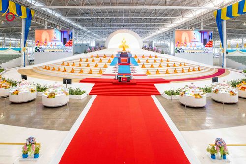 ภาพ No.318332:วันอาทิตย์ต้นเดือนที่ 5 เมษายน พ.ศ.2569 พิธีบูชาข้าวพระ ณ สภาธรรมกายสากล วัดพระธรรมกาย