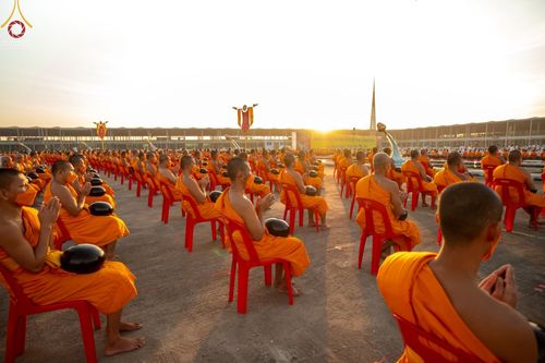 ภาพ No.68710:พิธีตักบาตรฉลองพระใหม่ วันที่ 1 มกราคม พ.ศ. 2566 ณ วัดพระธรรมกาย จ.ปทุมธานี