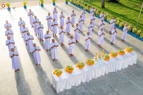 ภาพ No.350769:วันที่ 19 กันยายน พ.ศ.2569 พิธีบรรพชาอุปสมบท โครงการอุปสมบทหมู่บูชาธรรม ครบรอบ 109 ปี วันครูผู้ค้นพบวิชชาธรรมกาย ณ โบสถ์พระไตรปิฏก วัดพระธรรมกาย