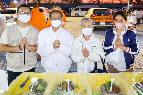 ภาพ No.74622:พิธีถวายภัตตาหารเป็นสังฆทาน แด่คณะพระธรรมยาตราฯ ในโครงการธรรมยาตรากตัญญูบูชา มหาปูชนียาจารย์ พระมงคลเทพมุนี(สด จนฺทสโร) พระผู้ปราบมาร อนุสรณ์สถาน 7 แห่ง ปีที่ 11 วันที่ 28 มกราคม พ.ศ. 2566