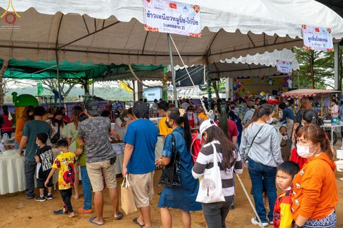 ภาพ No.71270:วัดพระธรรมกาย มูลนิธิธรรมกาย และคณะศิษยานุศิษย์ฯ ร่วมกับ อบต.คลองสาม และภาคีเครือข่ายฯ เปิดตัวสื่อนวัตกรรมพุทธประวัติผ่านแว่น VR สู่โลกเสมือนจริง - จัดแสดงนิทรรศการพลังความดี UG5 POWER เนื่องในงานวันเด็กแห่งชาติ ประจำปี พ.ศ.2566