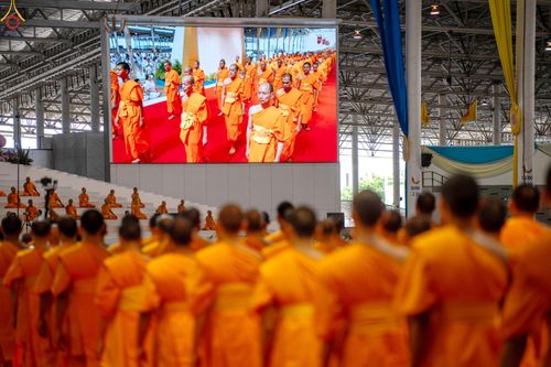 ภาพ No.338960:วันอาทิตย์ที่ 12 กรกฎาคม พ.ศ.2569 พิธีมุทิตาผู้สอบได้เปรียญธรรม ประโยค 1-2 ถึง ป.ธ.9 และ บ.ศ.1-2 ถึง บ.ศ.6 สำนักศาสนศึกษาวัดพระธรรมกาย ประจำปี 2569, พิธีมอบตราตั้งแต่งตั้งอาจารย์ใหญ่ สำนักศาสนศึกษาวัดพระธรรมกาย