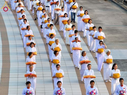 ภาพ No.320825:วันเสาร์ที่ 11 เมษายน พ.ศ.2569 พิธีเวียนประทักษิณ พิธีวันทาเจดีย์ โครงการอุปสมบทหมู่ บูชาธรรมหลวงพ่อธัมมชโย พ.ศ.2569 โครงการอุปสมบทหมู่ธรรมทายาท ระดับอุดมศึกษา รุ่น 53 (ภาคฤดูร้อน) ณ วัดพระธรรมกาย ปทุมธานี