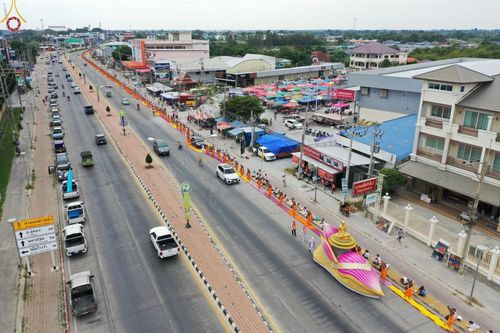 ภาพ No.68999:พิธีต้อนรับพระธรรมยาตรา ในโครงการธรรมยาตรากตัญญูบูชา มหาปูชนียาจารย์ พระมงคลเทพมุนี(สด จนฺทสโร) พระผู้ปราบมาร อนุสรณ์สถาน 7 แห่ง ปีที่ 11 วันที่ 3 มกราคม พ.ศ. 2566 ณ อนุสรณ์สถานมหาวิหารพระมงคลเทพมุนี จ.สุพรรณบุรี