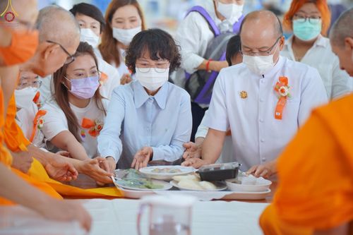 พิธีเจริญพระพุทธมนต์ และถวายภัตตาหารเป็นสังฆทาน เนื่องในวันคล้ายวันเกิด ครบรอบ 114 ปี คุณยายอาจารย์มหารัตนอุบาสิกาจันทร์ ขนนกยูง วันที่ 19 มกราคม พ.ศ. 2566 ณ หอฉันคุณยายอาจารย์ฯ วัดพระธรรมกาย จ.ปทุมธานี