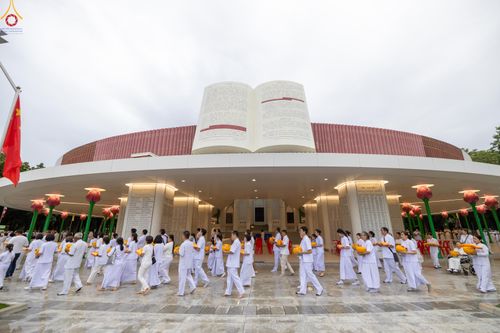 ภาพ No.338721:วันที่ 11 กรกฎาคม พศ.2569 พิธีบรรพชาอุปสมบท โครงการอุปสมบทหมู่ธรรมทายาทนานาชาติ  IDOP รุ่นที่ 21 (ภาษาจีน)  จากประเทศจีน มาเลเซีย สิงคโปร์ และไต้หวัน , โครงการบรรพชาสามเณรโรงเรียนนานาชาติ รุ่นที่ 15
