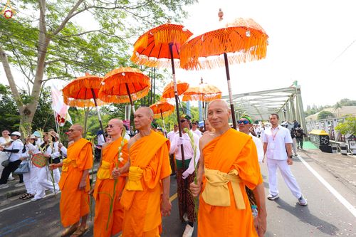 ภาพ No.331765:วันอาทิตย์ที่ 31 พฤษภาคม พ.ศ. 2569 การเดินขบวนพาเหรดงานเฉลิมฉลอง เทศกาลวิสาขบูชานานาชาติ ประเทศอินโดนีเซีย