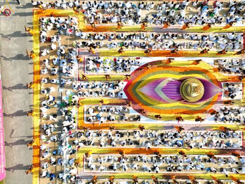 ภาพ No.72273:พิธีต้อนรับพระธรรมยาตรา ในโครงการธรรมยาตรากตัญญูบูชา มหาปูชนียาจารย์ พระมงคลเทพมุนี(สด จนฺทสโร) พระผู้ปราบมาร อนุสรณ์สถาน 7 แห่ง ปีที่ 11 วันที่ 18 มกราคม พ.ศ. 2566 ณ อนุสรณ์สถานลำดับที่ 4 สถานที่เกิดด้วยกายธรรม วัดโบสถ์ (บน) บางคูเวียง อ.บางกรวย จ.นนทบุ