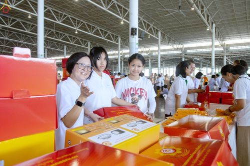 ภาพ No.322134:วันที่ 14 เมษายน พ.ศ.2569 การเตรียมกล่องไทยธรรม วันสุดท้าย เพื่องานถวายมหาสังฆทาน 40,000 กว่าวัดทั่วประเทศ วันคุ้มครองโลก 22 เมษายน พ.ศ.2569 วัดพระธรรมกาย