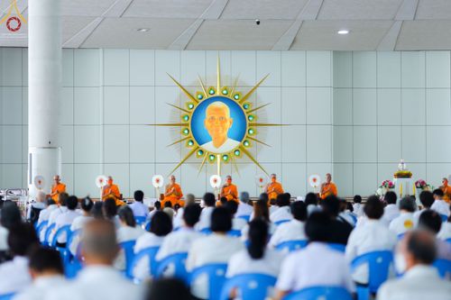 ภาพ No.64918:พิธีบุพเปตพลี ครั้งที่ 129 เพื่ออุทิศบุญกุศลแด่บรรพบุรุษผู้ล่วงลับ วันที่ 23 พฤศจิกายน พ.ศ. 2565 ณ วัดพระธรรมกาย