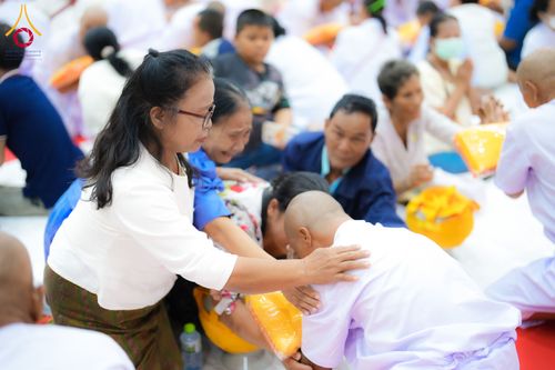 ภาพ No.281194:วันที่ 4 ธันวาคม พ.ศ. 2568 พิธีบรรพชาสามเณร ในโครงการบวชบูชาธรรมมหาปูชนียาจารย์  ณ วัดกลางพระอารามหลวง จังหวัดบุรีรัมย์