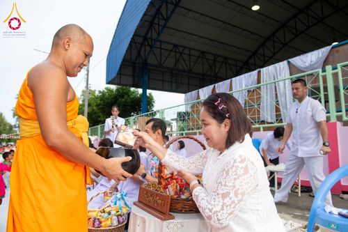 ภาพ No.342566:วันที่ 5 สิงหาคม พ.ศ. 2569  กิจกรรมตักบาตรโครงการรักความดี เพื่อเผยแผ่งานพระพุทธศาสนา  ศูนย์คมนาคม วัดพระธรรมกาย ณ โรงเรียนสังข์อ่ำ อ.คลองหลวง จ.ปทุมธานี