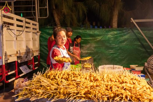 ภาพ No.288776:วันที่ 6 มกราคม พ.ศ. 2569 พิธีถวายภัตตาหารเป็นสังฆทาน แด่พระธรรมยาตรา ในโครงการธรรมยาตรา กตัญญูบูชา มหาปูชนียาจารย์ พระมงคลเทพมุนี(สด จนฺทสโร) พระผู้ปราบมาร อนุสรณ์สถาน 7 แห่ง ปีที่ 14 ณ อนุสรณ์สถานมหาวิหารพระมงคลเทพมุนี (โลตัสแลนด์) อ.สองพี่น้อง จ.สุพรร