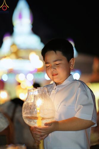 ภาพ No.192836:พิธีจุดประทีปถวายเป็นพุทธบูชา และบูชาธรรมมหาปูชนียาจารย์ ณ อนุสรณ์สถานคลองบางนางแท่น อ.สามพราน จ.นครปฐม ในโครงการธรรมยาตรา กตัญญูบูชา มหาปูชนียาจารย์ พระมงคลเทพมุนี(สด จนฺทสโร) พระผู้ปราบมาร อนุสรณ์สถาน 7 แห่ง ปีที่ 13 วันที่ 10 มกราคม พ.ศ. 2568