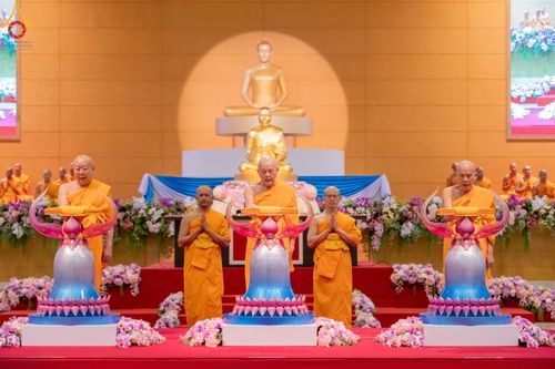 ภาพ No.154699:พิธีทอดผ้าป่าสมทบกฐินวัดพระธรรมกาย และสมทบกฐิน 30,000 วัดทั่วไทย ครั้งที่ 2 ณ สภาธรรมกายสากล วัดพระธรรมกาย วันอังคารที่ 17 กันยายน พ.ศ. 2567