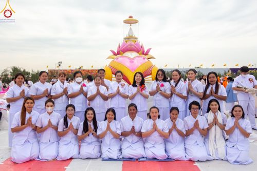 ภาพ No.118666:พิธีตักบาตรพระธรรมยาตรา ปีที่ 12 ณ อนุสรณ์สถานลำดับที่ 5 สถานที่เผยแผ่วิชชาธรรมกายครั้งแรก อนุสรณ์สถานบางปลา จ.นครปฐม วันที่ 25 มกราคม พ.ศ. 2567