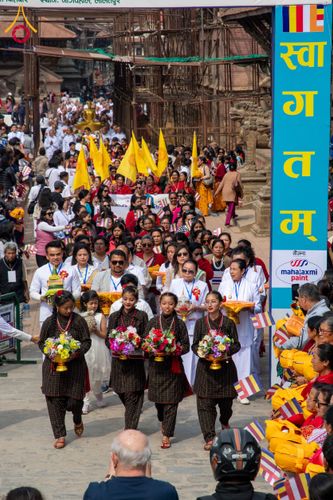 ภาพ No.129911:พิธีตัดปอยผมและแห่นาคธรรมทายาท ในโครงการบรรพชา 1,250 รูป ณ แดนประสูติ สวนลุมพินี ประเทศเนปาล วันที่ 2 มีนาคม พ.ศ. 2567