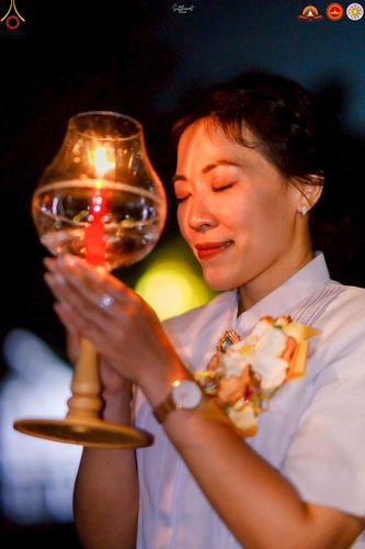 ภาพ No.224678:วันจันทร์ที่ 12 พฤษภาคม พ.ศ. 2568  ชาวพุทธในอินโดนีเซีย ร่วมฉลองวิสาขบูชาจุดประทีปกว่า 200,000 ดวง ณ พระมหาเจดีย์บรมพุทโธ  เจริญพุทธมนต์ถวาย “พระวชิรเกล้าเจ้าอยู่หัว”