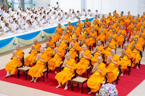 ภาพ No.160323:พิธีทอดผ้าป่าสมทบกฐินวัดพระธรรมกาย และสมทบกฐิน 30,000 วัดทั่วไทย ครั้งที่ 3 ณ สภาธรรมกายสากล วัดพระธรรมกาย วันพฤหัสบดีที่ 10 ตุลาคม พ.ศ. 2567