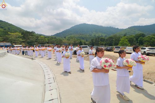 ภาพ No.320126:วันเสาร์ที่ 4 เมษายน 2569 พิธีตัดปอยผม ขอขมาผู้ปกครอง  มอบบาตร-ผ้าไตร และพิธีบรรพชาสามเณร 87 รูป  ณ ศูนย์ปฏิบัติธรรมระยอง(บ้านช่องลม)  ต.บางบุตร อ.บ้านค่าย จ.ระยอง