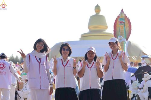 ภาพ No.306788:ภาพเบื้องหลังอาสาสมัครรวมใจ ชุดที่ 5 ในโครงการธรรมยาตรา กตัญญูบูชา มหาปูชนียาจารย์ พระมงคลเทพมุนี(สด จนฺทสโร) พระผู้ปราบมาร อนุสรณ์สถาน 7 แห่ง ปีที่ 14