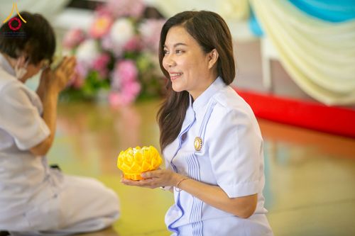 ภาพ No.256927:วันที่ 5 ตุลาคม พ.ศ. 2568 พิธีตักบาตร ข้าวสารอาหารแห้ง ณ บ้านแก้วเรือนทองคุณยายฯ สภาธรรมกายสากล วัดพระธรรมกาย