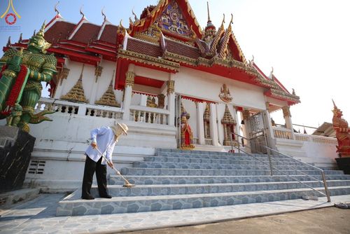 ภาพ No.115932:V.15 สามัคคี การเตรียมงาน เก็บงาน การรับบุญของเจ้าหน้าที่หน่วยงานต่างๆ เพื่อโครงการธรรมยาตรา กตัญญูบูชามหาปูชนียาจารย์ พระมงคลเทพมุนี (สด จนฺทสโร) พระผู้ปราบมาร อนุสรณ์สถาน 7 แห่ง ปีที่ 12 ระหว่างวันที่ 2 - 31 มกราคม พ.ศ.2567