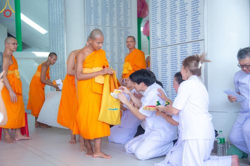 ภาพ No.136433:พิธีอุปสมบทสามเณรเตรียมสถาบันธรรมชัย รุ่นที่ 21 ณ โบสถ์พระไตรปิฏก วัดพระธรรมกาย วันเสาร์ที่ 4 พฤษภาคม พ.ศ.2567