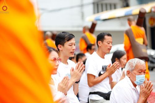 ภาพ No.128355:พิธีอัญเชิญพระบรมสารีริกธาตุ " ใจกลางเมืองนครหาดใหญ่ " เพื่อประดิษฐาน ณ มหารัตนเจดีย์สิริปทุมสวรรค์ (เจดีย์อริยพุทธะ 5 พระองค์) ศูนย์ปฏิบัติธรรมภาคใต้ อ.บางกล่ำ จ.สงขลา  วันที่ 9 มีนาคม พ.ศ.2567 (ชุดที่ 1)