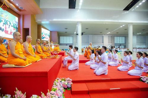 ภาพ No.167860:พิธีทอดกฐิน และ พิธีกรานกฐิน ในวันอาทิตย์ที่ 3 พฤศจิกายน พ.ศ. 2567 ณ วัดพระธรรมกาย จ.ปทุมธานี