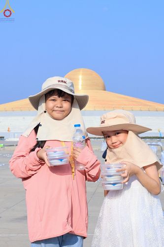 ภาพ No.60989:V.37 ยิ่งกว่าดี เพื่อ 80 ปีของพ่อ ภาพการเตรียมงานของหน่วยงานต่างๆ เพื่อพิธีฉลองอายุวัฒนมงคล 80 ปี หลวงพ่อธัมมชโย และรับถวายมหาสังฆทาน 10,000 กว่าวัดทั่วประเทศ ในวันคุ้มครองโลก วันจันทร์ที่ 22 เมษายน พ.ศ. 2567