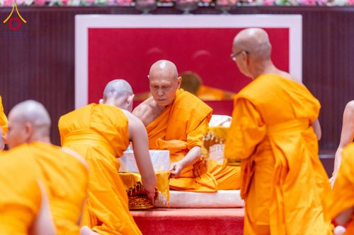 ภาพ No.256342:วันที่ 4 ตุลาคม พ.ศ. 2568 พิธีบรรพชาอุปสมบท  โครงการอุปสมบทหมู่บูชาธรรม 141 ปี  พระมงคลเทพมุนี (สด จนฺทสโร) ณ โบสถ์พระไตรปิฏก วัดพระธรรมกาย จ.ปทุมธานี