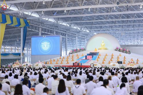 ภาพ No.206013:พิธีตักบาตร และ พิธีบูชาข้าวพระ ในวันอาทิตย์ต้นเดือน 2 กุมภาพันธ์ พ.ศ. 2568 ณ สภาธรรมกายสากล วัดพระธรรมกาย