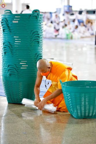 ภาพ No.264008:วันอาทิตย์ที่ 2 พฤศจิกายน พ.ศ. 2568 พิธีตักบาตรอาทิตย์ต้นเดือน ณ บ้านแก้วเรือนทองคุณยายฯ วัดพระธรรมกาย