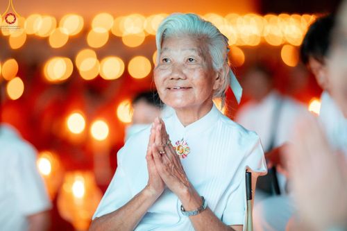 ภาพ No.192794:พิธีจุดประทีปถวายเป็นพุทธบูชา และบูชาธรรมมหาปูชนียาจารย์ ณ อนุสรณ์สถานคลองบางนางแท่น อ.สามพราน จ.นครปฐม ในโครงการธรรมยาตรา กตัญญูบูชา มหาปูชนียาจารย์ พระมงคลเทพมุนี(สด จนฺทสโร) พระผู้ปราบมาร อนุสรณ์สถาน 7 แห่ง ปีที่ 13 วันที่ 10 มกราคม พ.ศ. 2568