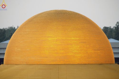 ภาพ No.221803:วันอังคารที่ 22 เมษายน พ.ศ. 2568 ภาพพิธีถวายมหาสังฆทานคณะสงฆ์ 40,000 กว่าวัดทั่วประเทศ เนื่องในวันคุ้มครองโลก ชุดที่ 2 (ปลื้มให้สมการรอคอย) ณ ลานธรรมพระมหาธรรมกายเจดีย์ วัดพระธรรมกาย